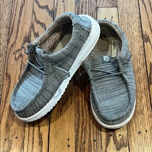 Hey Dude Wally Youth Blend Linen Slip Ons, youth 3